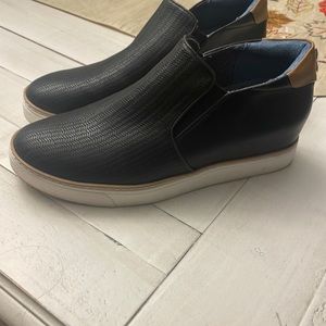 Platform slip on sneaker